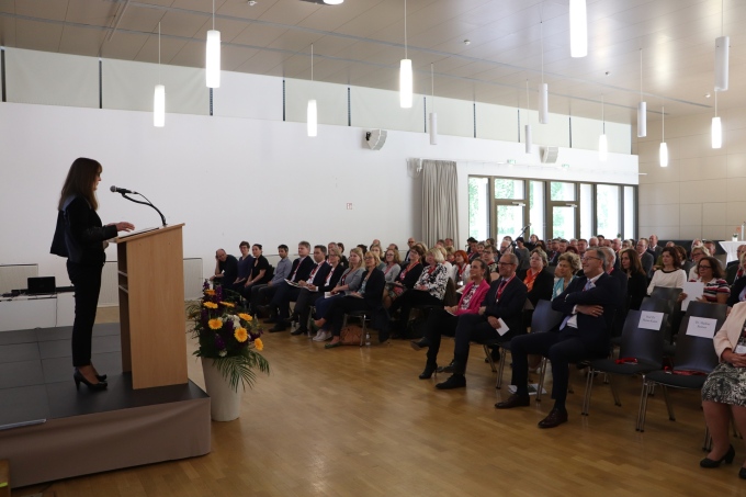 02 MIK St'in Katrin Lange mit Publikum - Symposium 2019